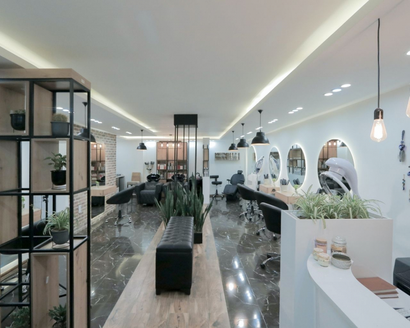 Parrucchieri e centri estetici